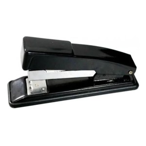 GRAMPEADOR DE MESA 26/6 20 FOLHAS C613 PRETO